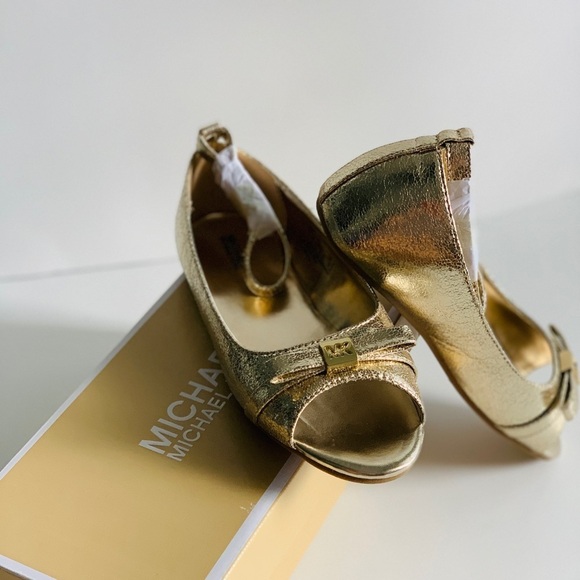 Michael Kors Girls Windy Soft Gold - Picture 1 of 7